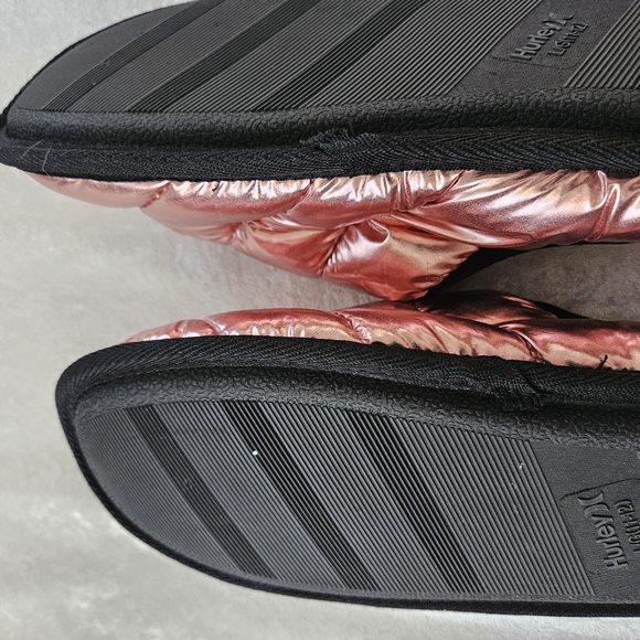 NEW Hurley Puffy Pink Slides Size Large - Picture 3 of 3
